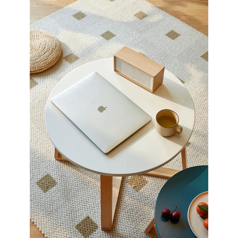 

Маленький журнальный столик в японском стиле, минималистичный приставной столик, маленькая квартира, ножка из цельного дерева, круглый чай, гостиная