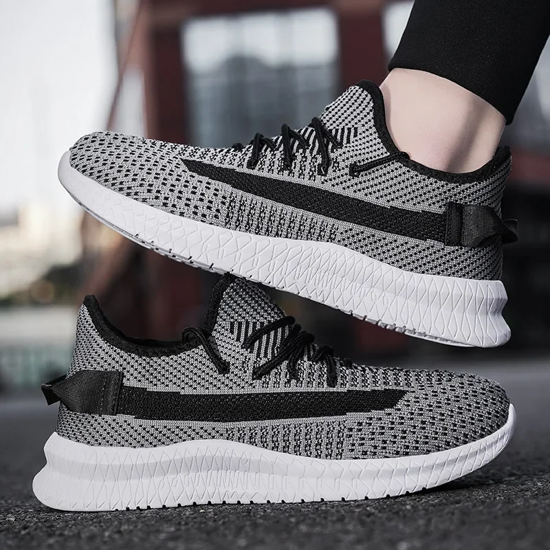 Men's Running Shoes Slip on Lightweight Casual Tennis Sneakers Running Sneakers Mesh Breathable Sports Outdoor Walking Shoes