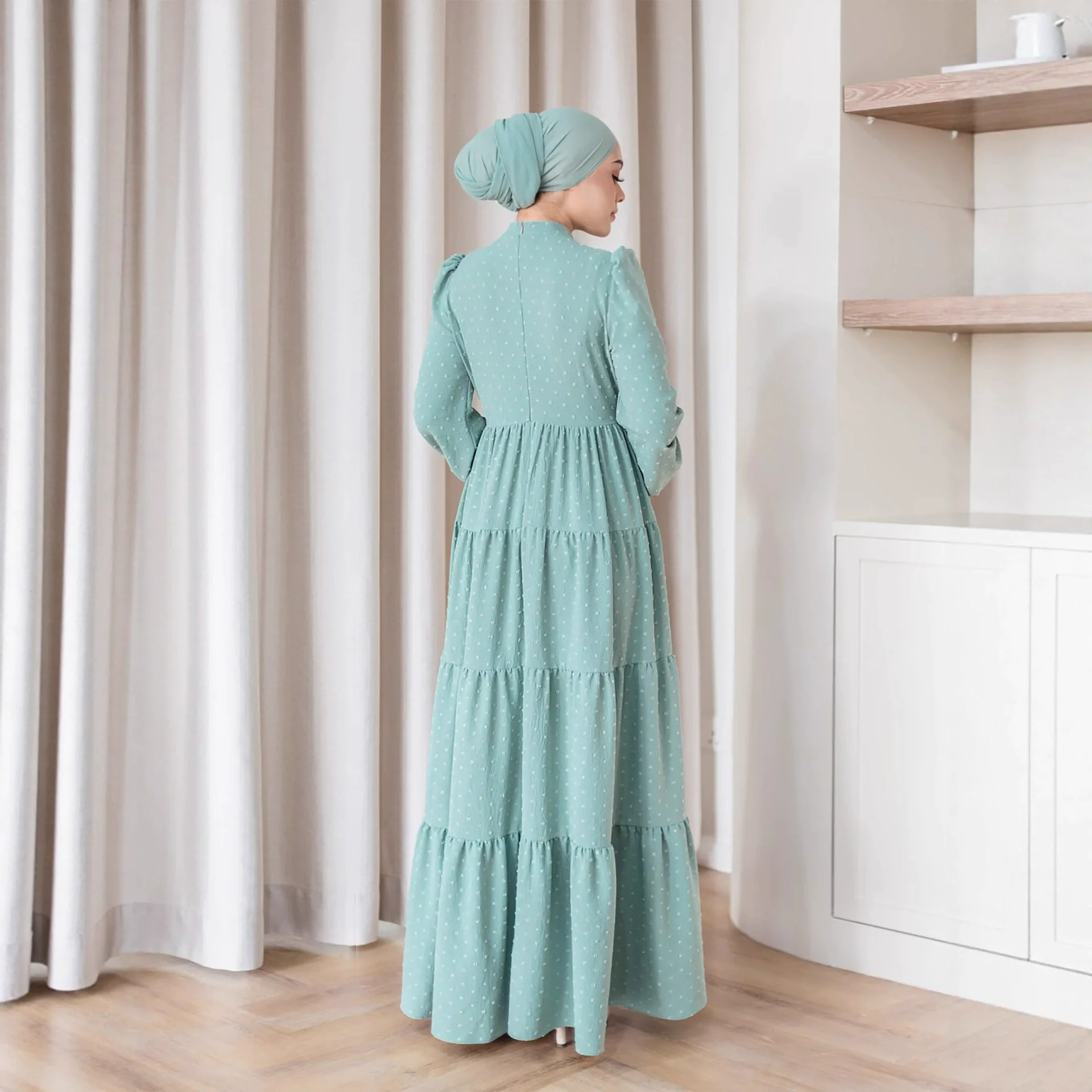 

Ближний Восток Рамадан Саудовская Аравия женский длинный халат Юго-Восточной Азии мусульманское роскошное модное платье с рюшами по подолу длинная юбка