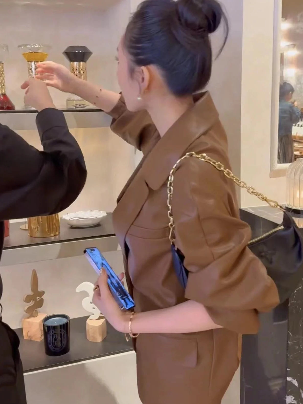 Veste en cuir effet amincissant, style décontracté, pour les trajets quotidiens, manches longues, col en V, en cuir synthétique PU, pour jeunes femmes