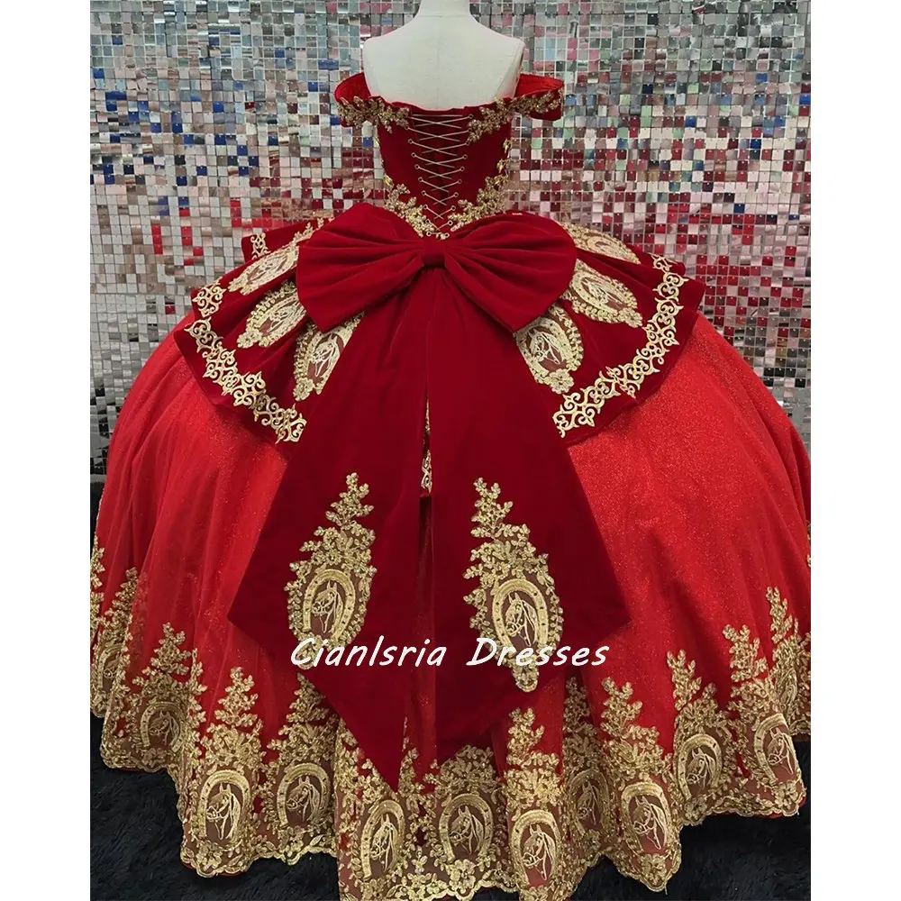 レッドベルベットフリルリボンキンセアニェーラドレスボールガウンオフショルダーゴールドアップリケコルセットスイート15 Vestidos De Quinceañera