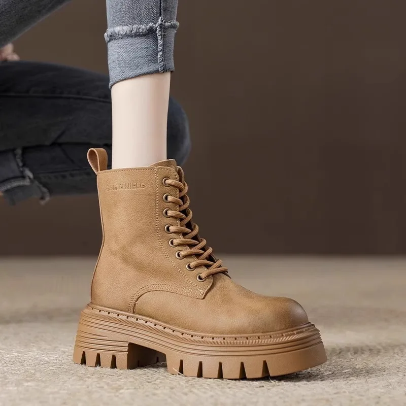 Leather raised thick soled women's boots 2026 winter new midsole boots British style locomotive winter suede short boots