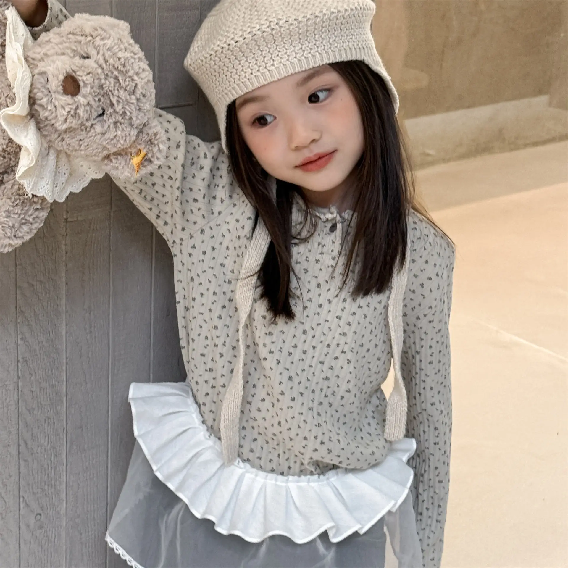 

2025 Autumn New Girls Floral Bottoming Shirts Cotton Children Long Sleeve T Shirts Baby Girl Cute Lace Collar Tops Kids Clothes