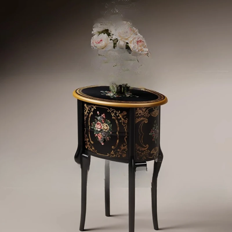 Lato pochi divani retrò da soggiorno americani dipinti a mano, piccoli angoli