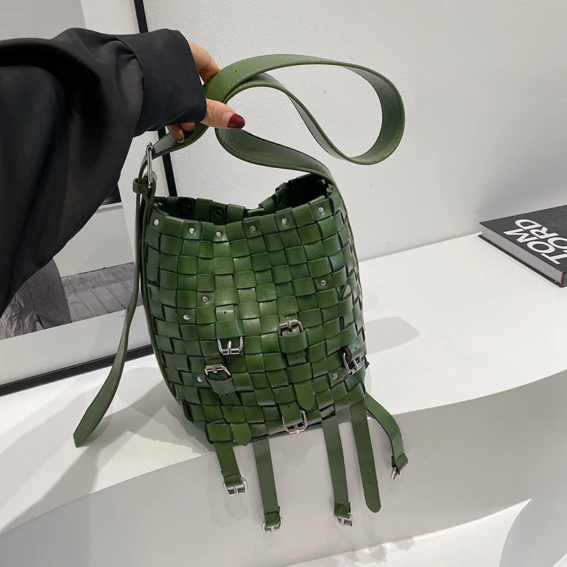 Bolso de hombro tejido con diseño de marca de moda para mujer, bandolera versátil de cuero Pu de alta calidad, 2024