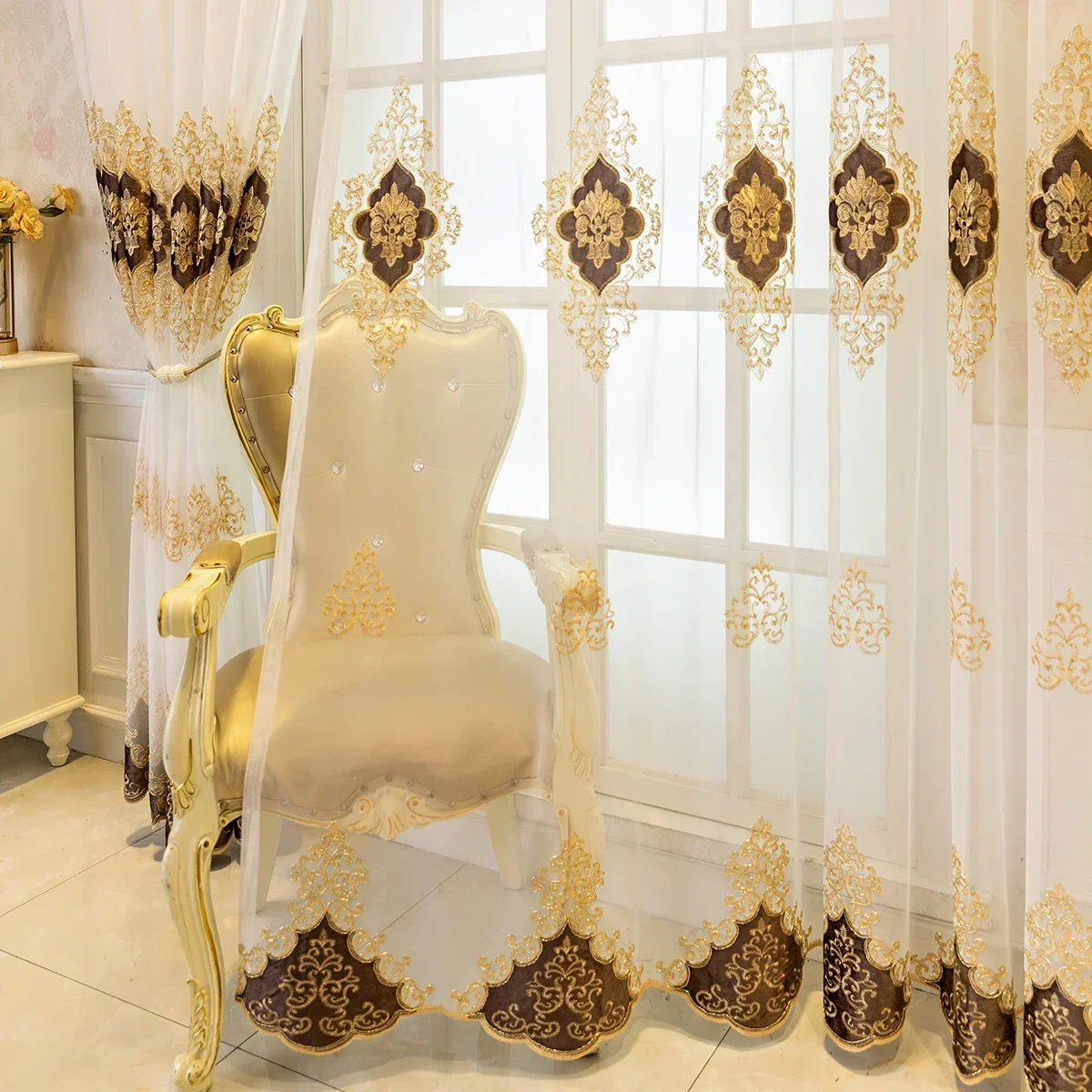 Schlafzimmer hochwertige europäische Luxus-Stil 1pc Stickerei Tüll Vorhang für Wohnzimmer Garn schiere Voile Fenster vorhänge