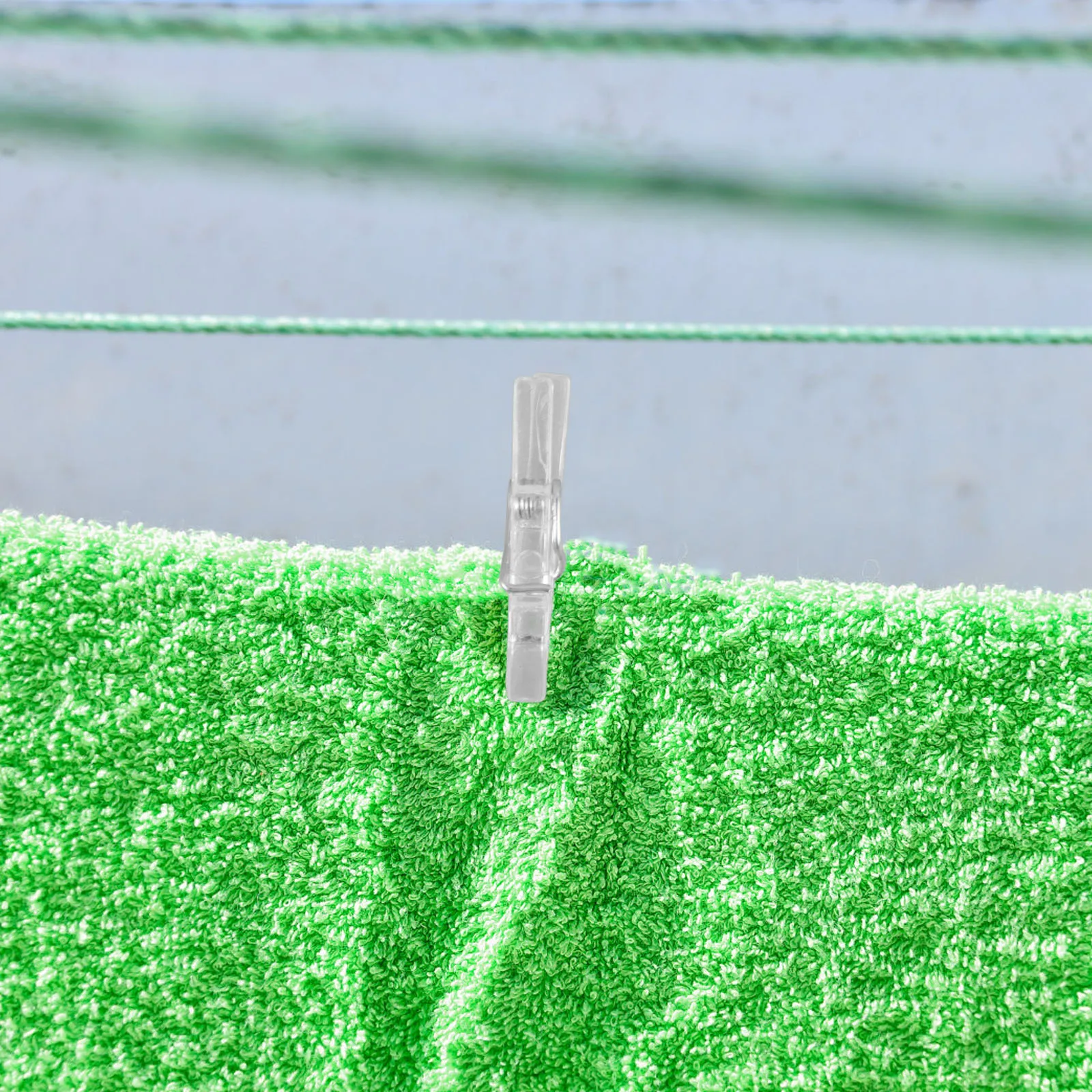 

50Pcs Spring Hanging Clips Mini Clothespins Transparent 25x03x1cm Plastic Clamps for Clothes Memo Decoration