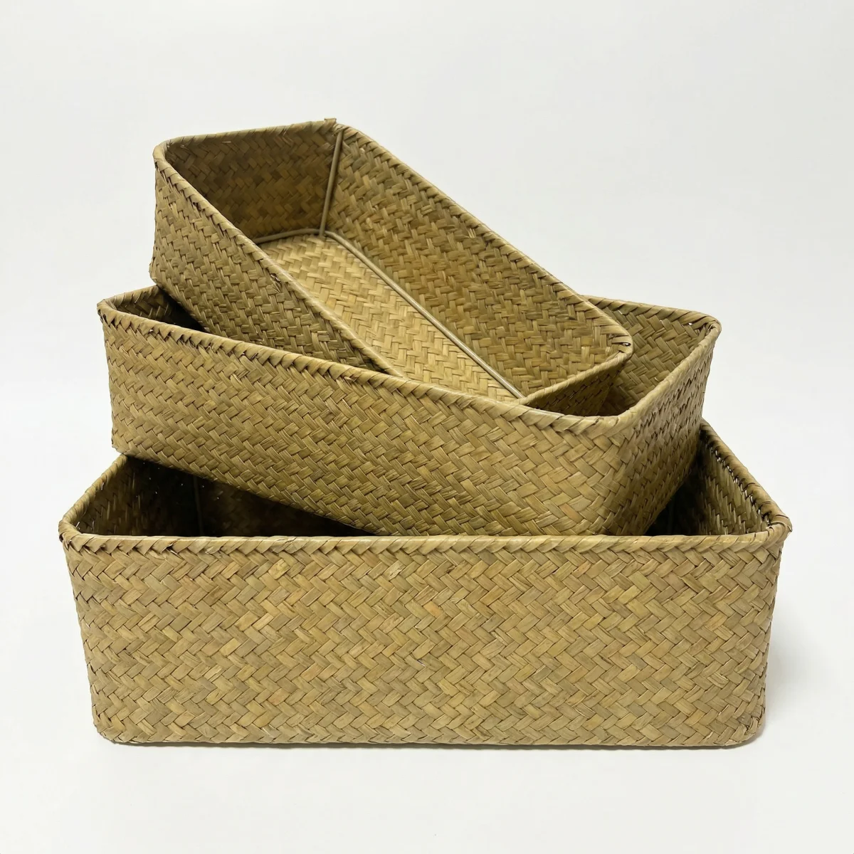 

Набор из 3 корзин для хранения URluna, плетеные из соломы, для кухни и дома, корзина для фруктов с проволочным каркасом, органайзер для дома