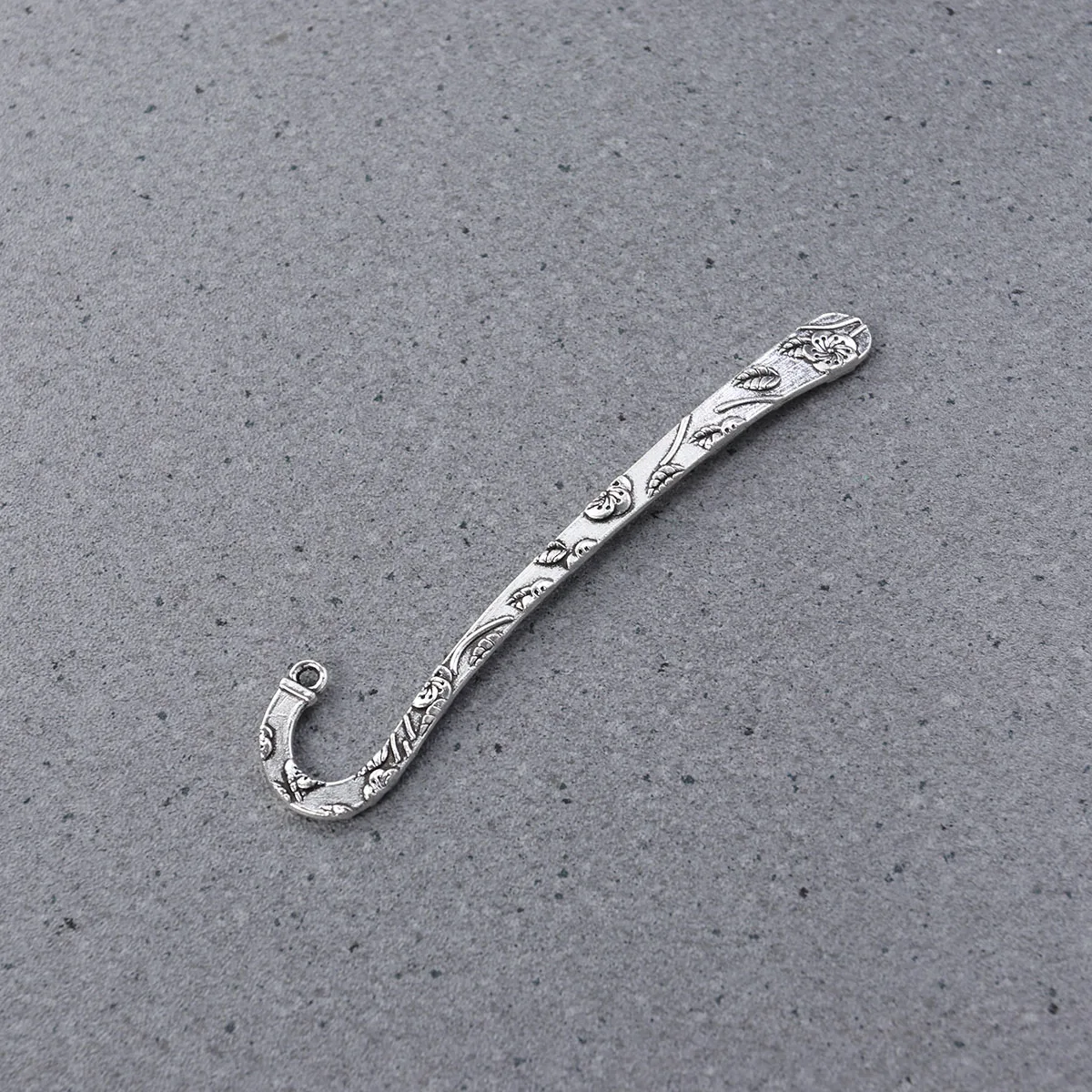 

Retro Bookmark Vintage Metal Alloy Flower Pattern Creative Mermaid Bookmarks Pendant DIY Jewelry Student Supplies