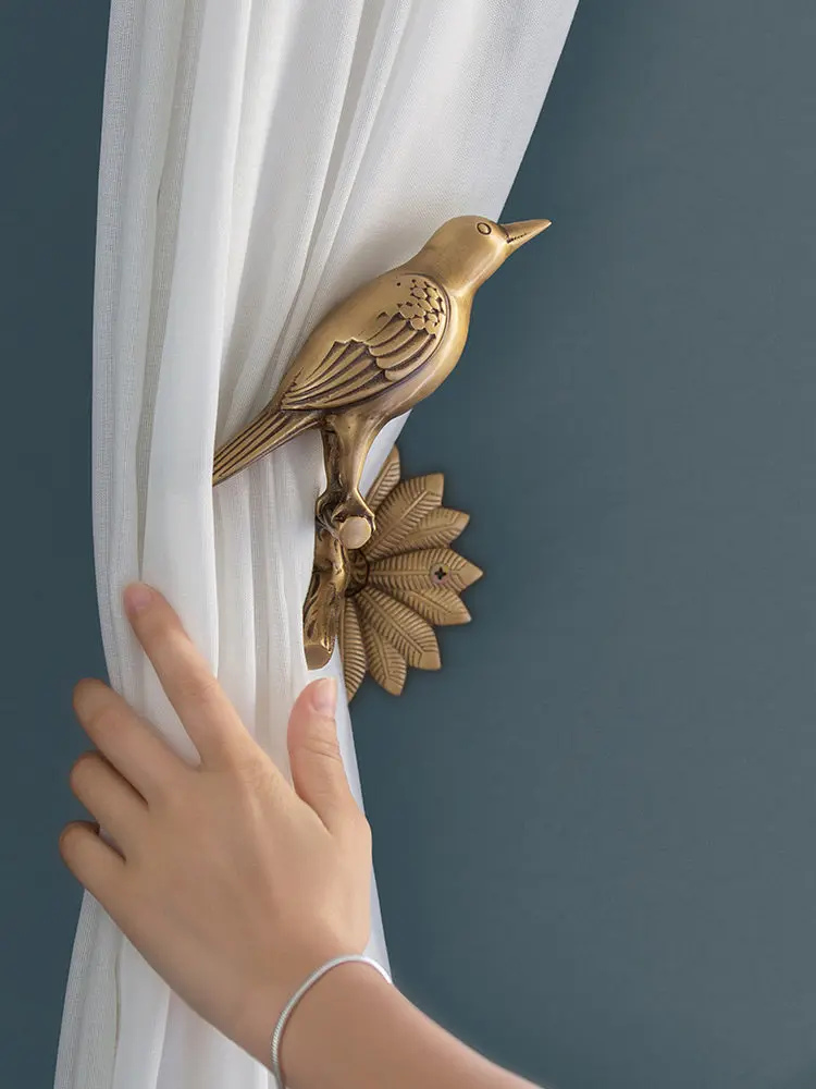 Light luxury retro brass curtain hook personalized creative bird curtain buckle curtain stall wall decoration