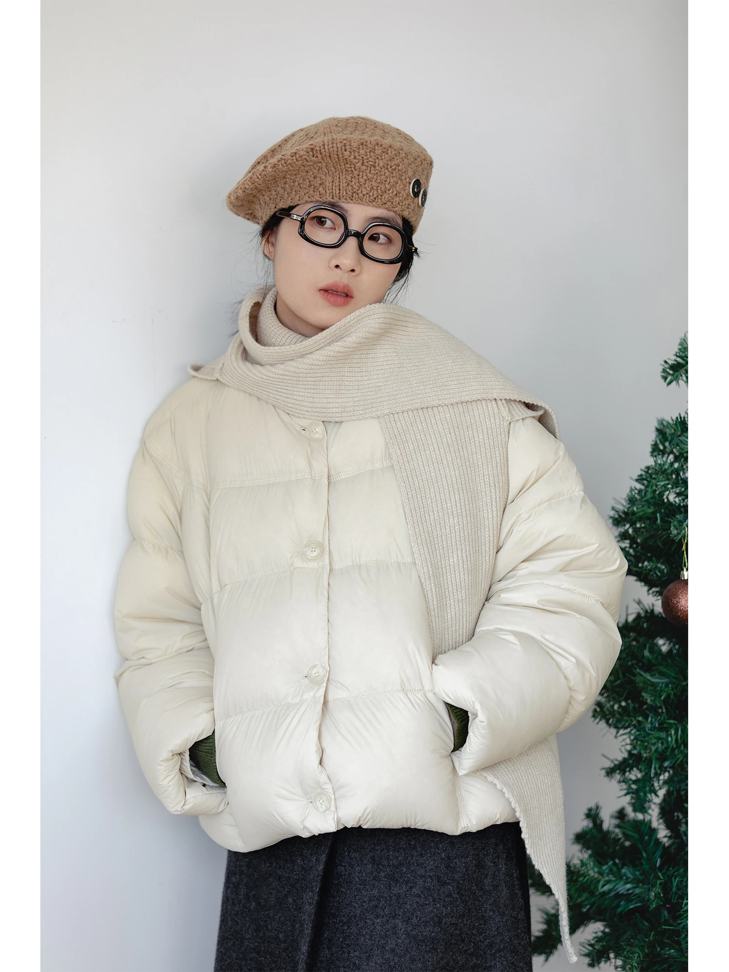 

Ultra Puffy White Du down Jaet Stand Collar Knitted Hat Inteated Super Fluffy Cr Puff Coat with Scarf Casual Sle