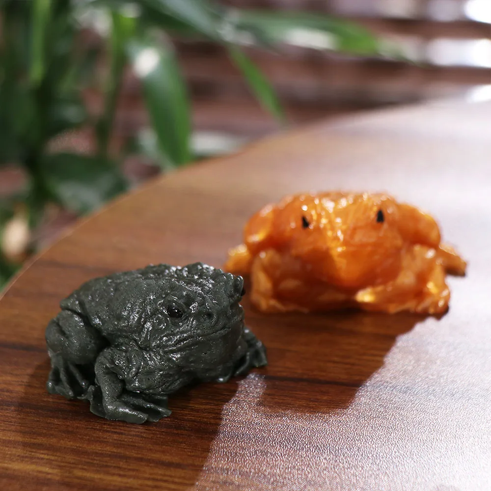 New Soft TPR Material Toad Frog Squishy Sticky Texture Simulated Animal Frog Squeezing Golden Green Color Fidget For
