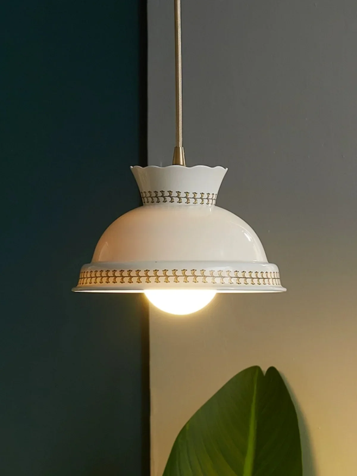 Japanese Retro Glass Ceramic Lace Restaurant Bar Brass Pendant Light Vintage Hanging Ceiling Lamp For Cafe Kitchen Home Decor