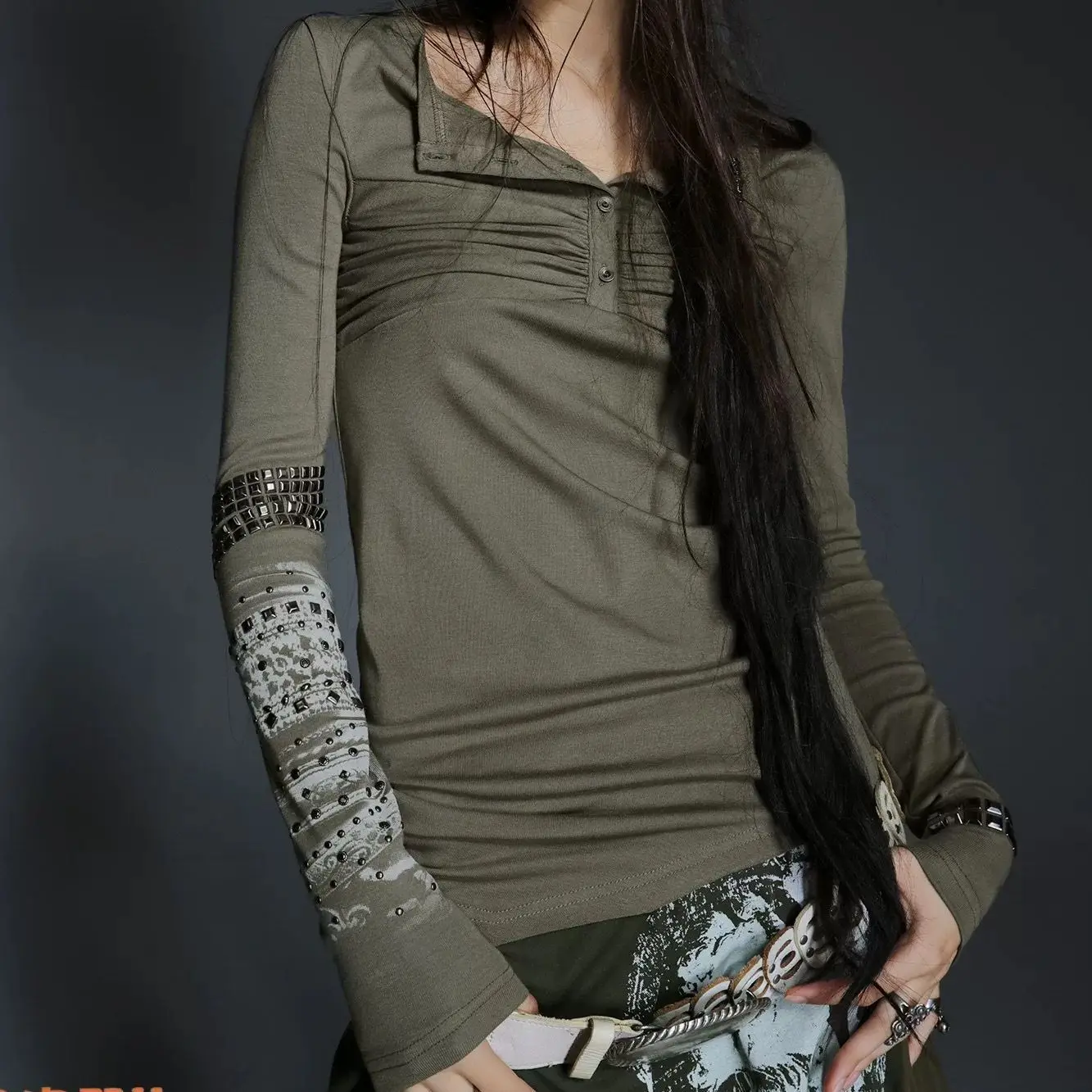 Autumn and Winter New Arm Ring Pattern Metal Hot Diamond Basic Bottoming Shirt Long Sleeve Top