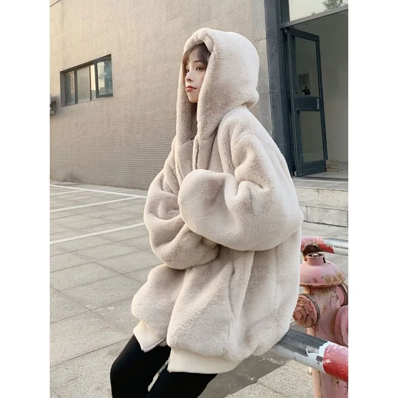 Autumn and Winter New Loose Thicken Warm Coat Women Imitation Fur Rabbits Grass Coat Female Zipper Hooded Pockets Parka Overcoat