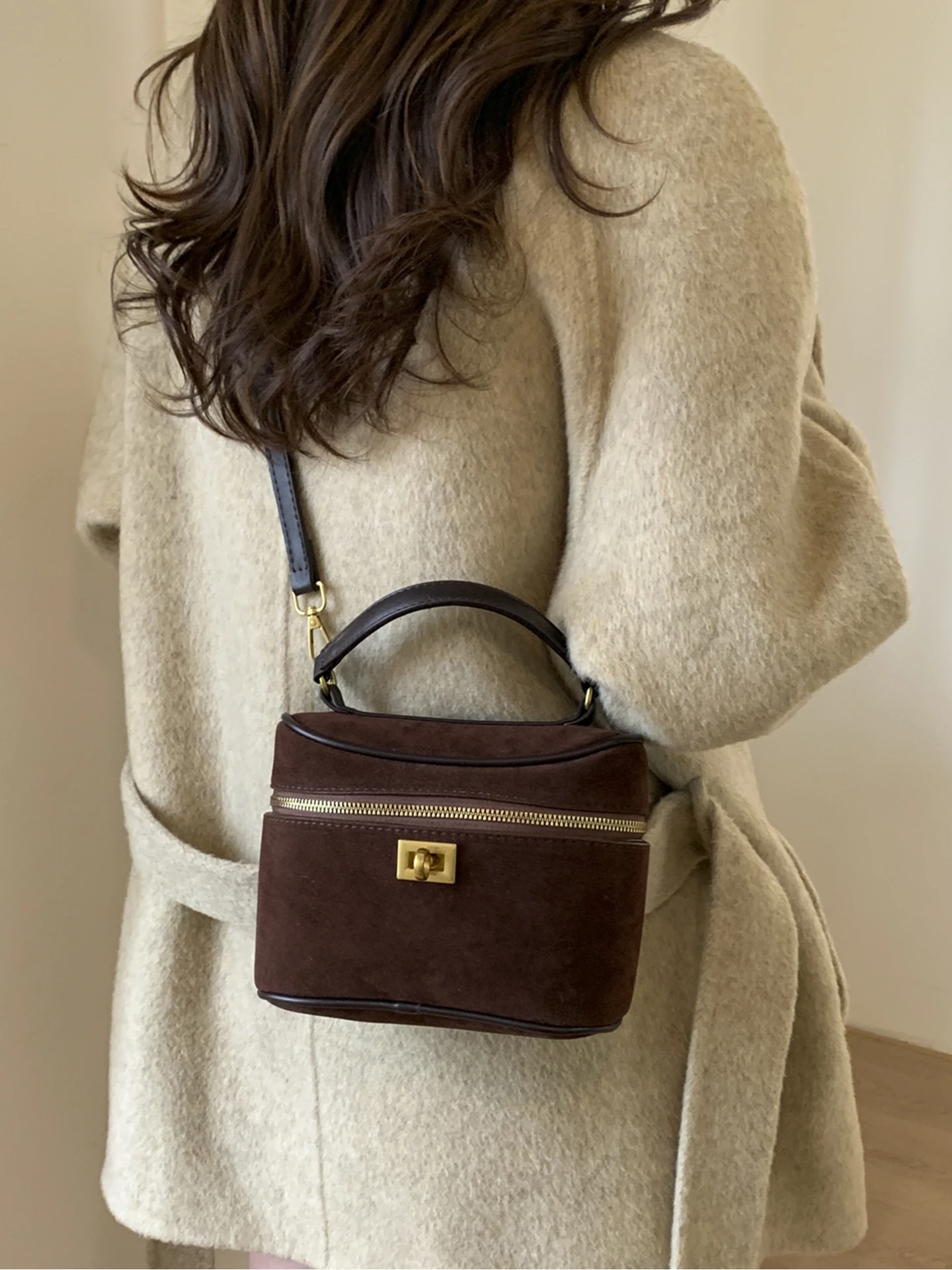 

Fashionable Versatile Women's Crossbody Handbag Small Square Box Bag Single Shoulder Bag Handheld Bag for Young Ladies