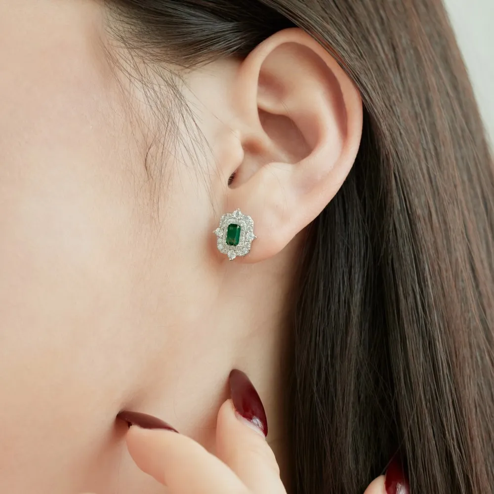 XUYUANFEN Nordic New S925 Pure Silver Ear Stud Female Full Diamond Design Emerald Main Stone Noble and Elegant Female Ornament