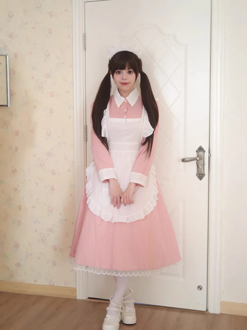 

Gyaru Retro-Inspired Maid Dress Authentic Lolita Maid Costume Adorable Cosplay-Style Uniform Dress Victorian Lolita Maid Gown