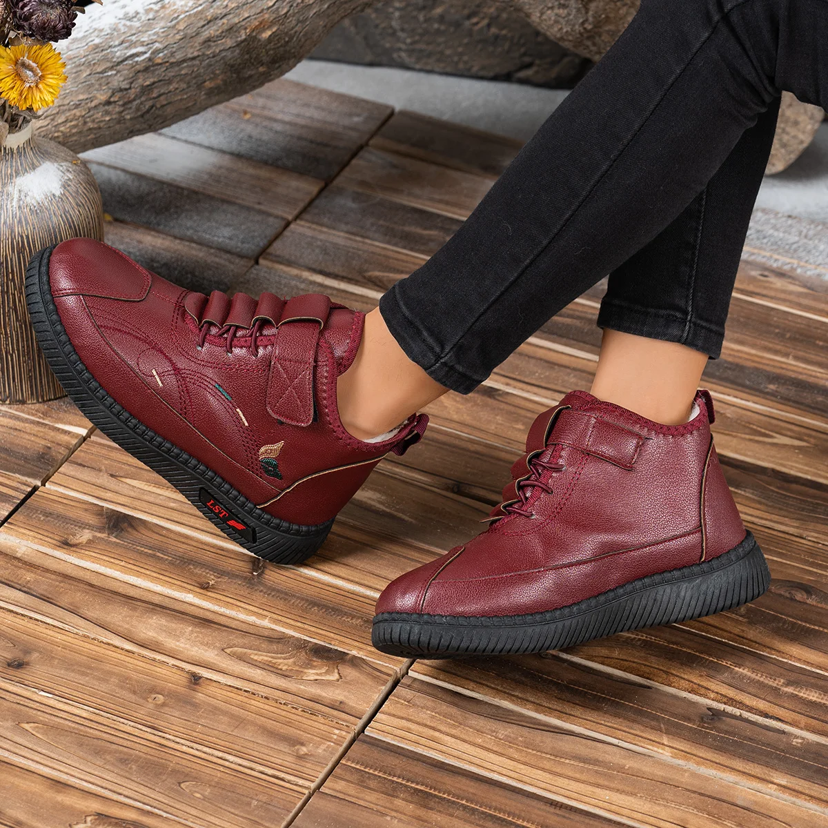 

Women's shoes, winter plush red cotton shoes, soft-soled leather women's snow boots, women's casual shoes, free shipping