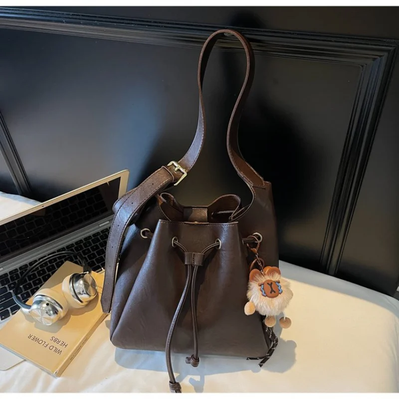 

Famous Designer Luxury Women's Messenger Bag Leather Elegant Classic Shoulder Bag Crossbody Bag