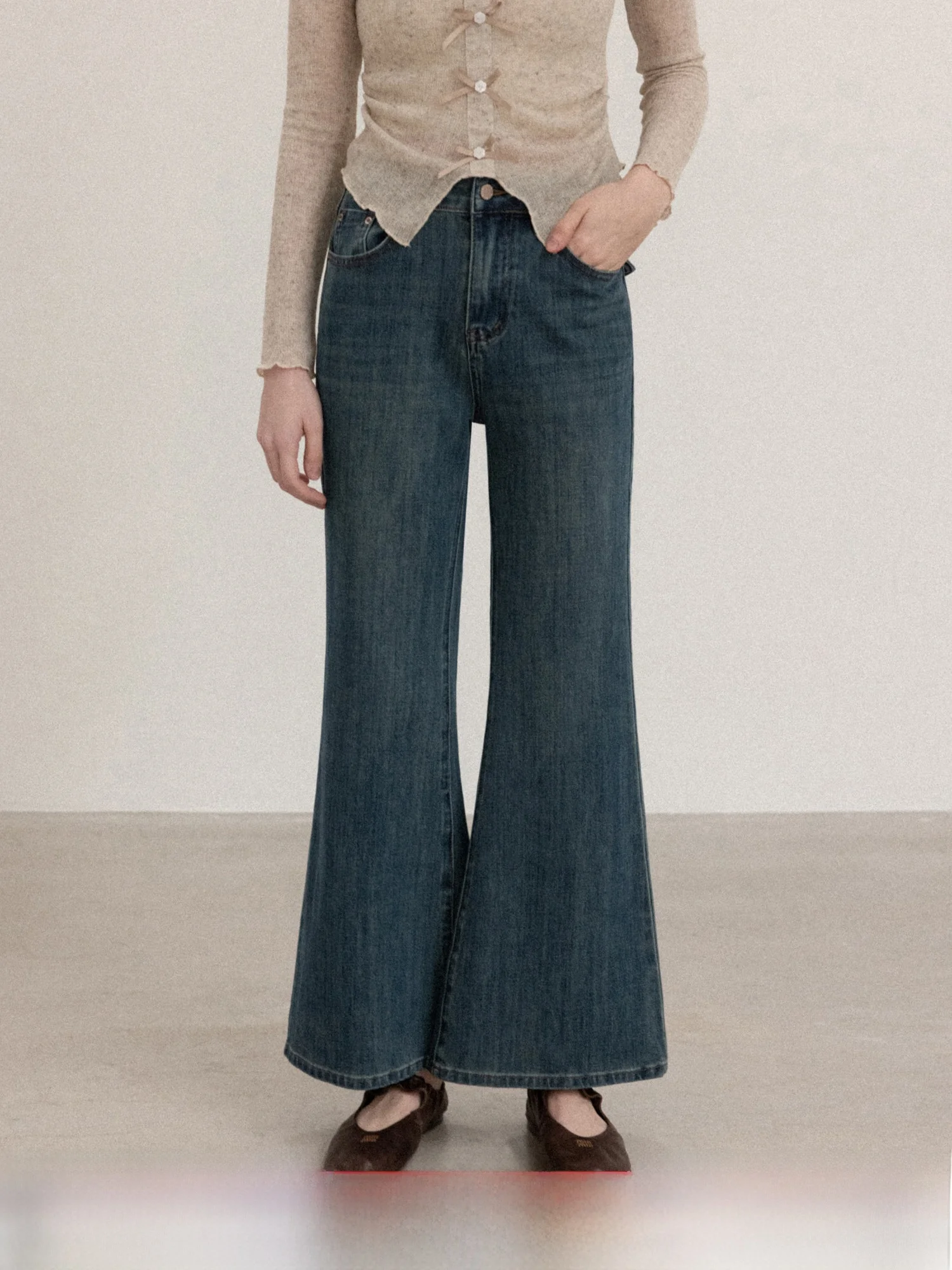 

Ретро-джинсы синего цвета с высокой талией и широкими штанинами для женщин, весенние универсальные брюки с микро-клешем для повседневной носки, джинсы из смесового хлопка в стиле кэжуал