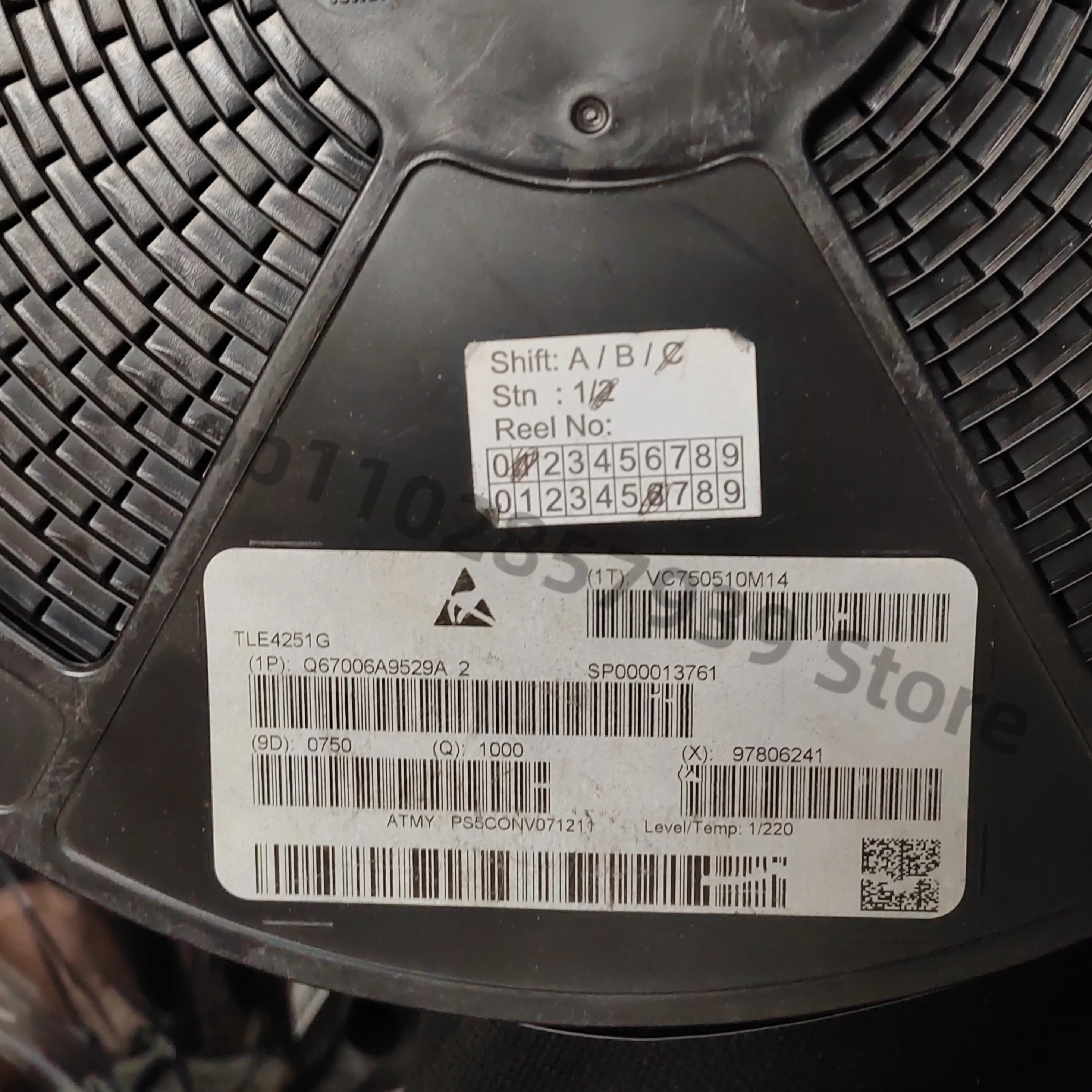 

10 шт./лот TLE4251G TO263-5 оригинальный линейный регулятор напряжения 40 В 800 мА