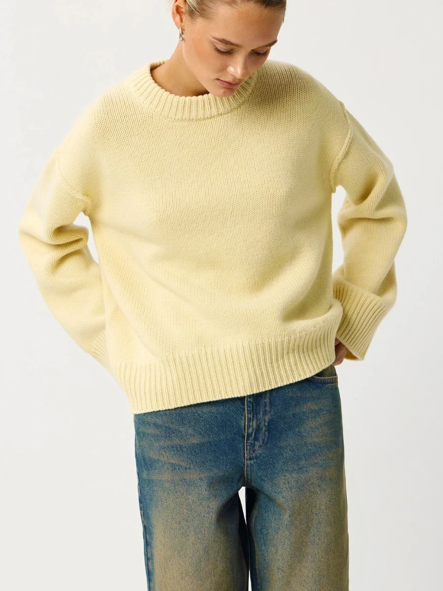 

2025Женский осенне-зимний свитер с круглым вырезом, свободный крой, мягкий вязаный пуловер, повседневный однотонный комфортный теплый модный топ с длинными рукавами