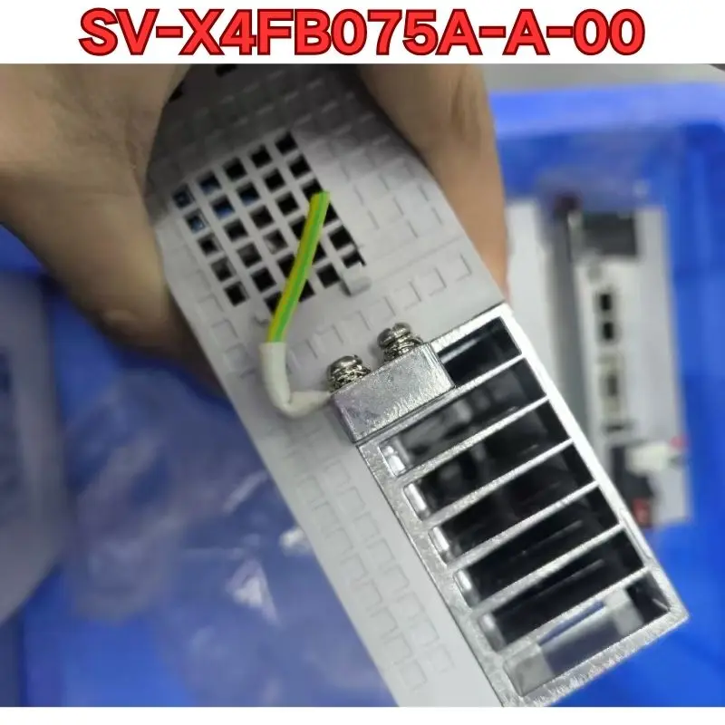 

Бывший в употреблении тест функции сервопривода SV-X4FB075A-A-00 обычно. Новейшее предложение в июле.