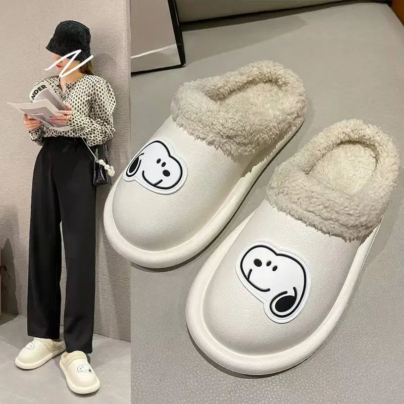 

real pictures 2025 autumn winter new pantuflas mujer Home Cute Snoopy Anti Slip fashion women beige soft warm cotton Slippers