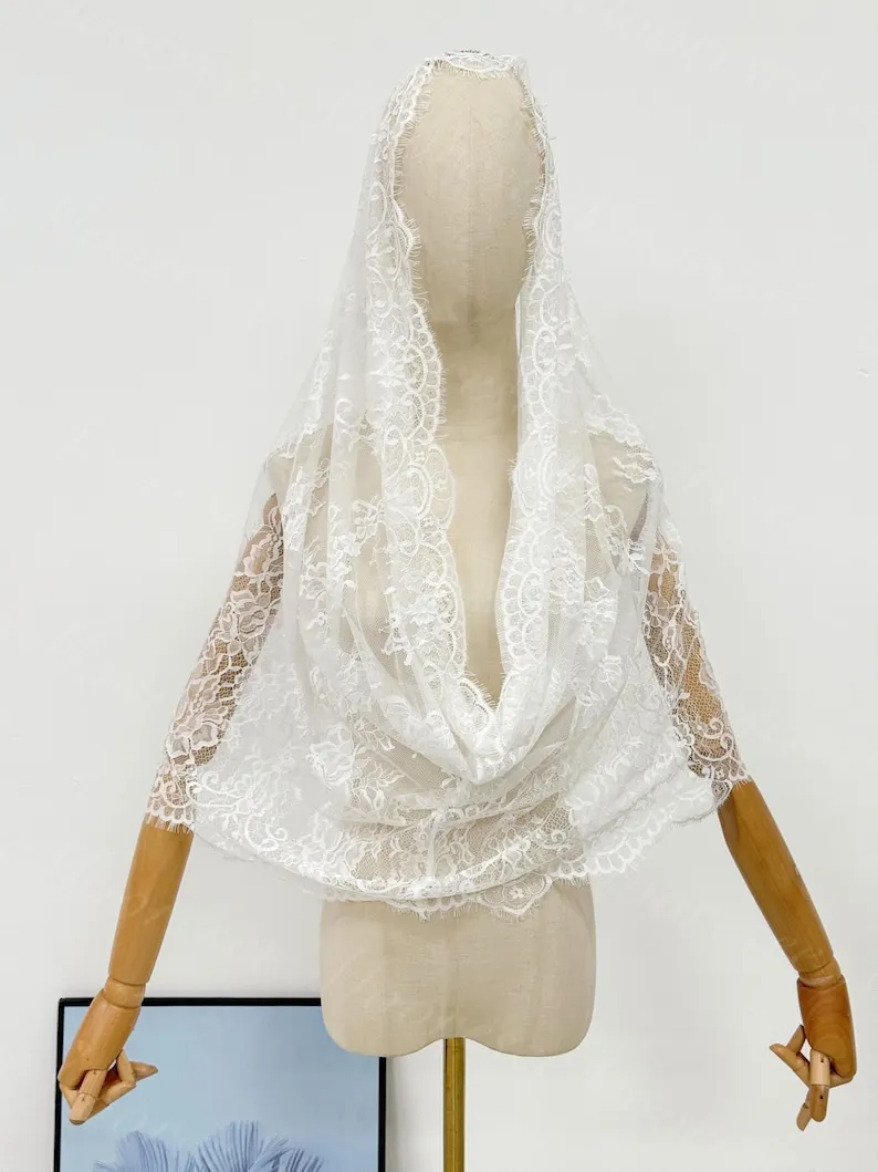 soft-lace-bridal-veil-off-white-lace-mantilla-veil-vintage-french-handmade-customization-length-and-bulk-orders-wedding-veil