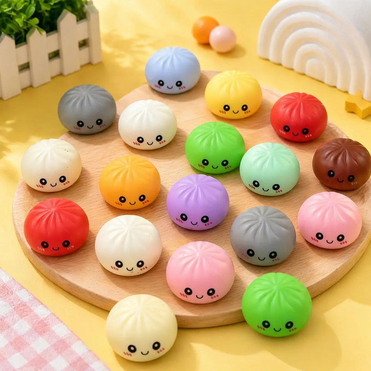 24 Stück Bunte Knödel-Stressbälle Fidget-Spielzeug für Erwachsene Zufällige Überraschung Squishies Quetschbare Teigbälle Handspielzeug Geschenk