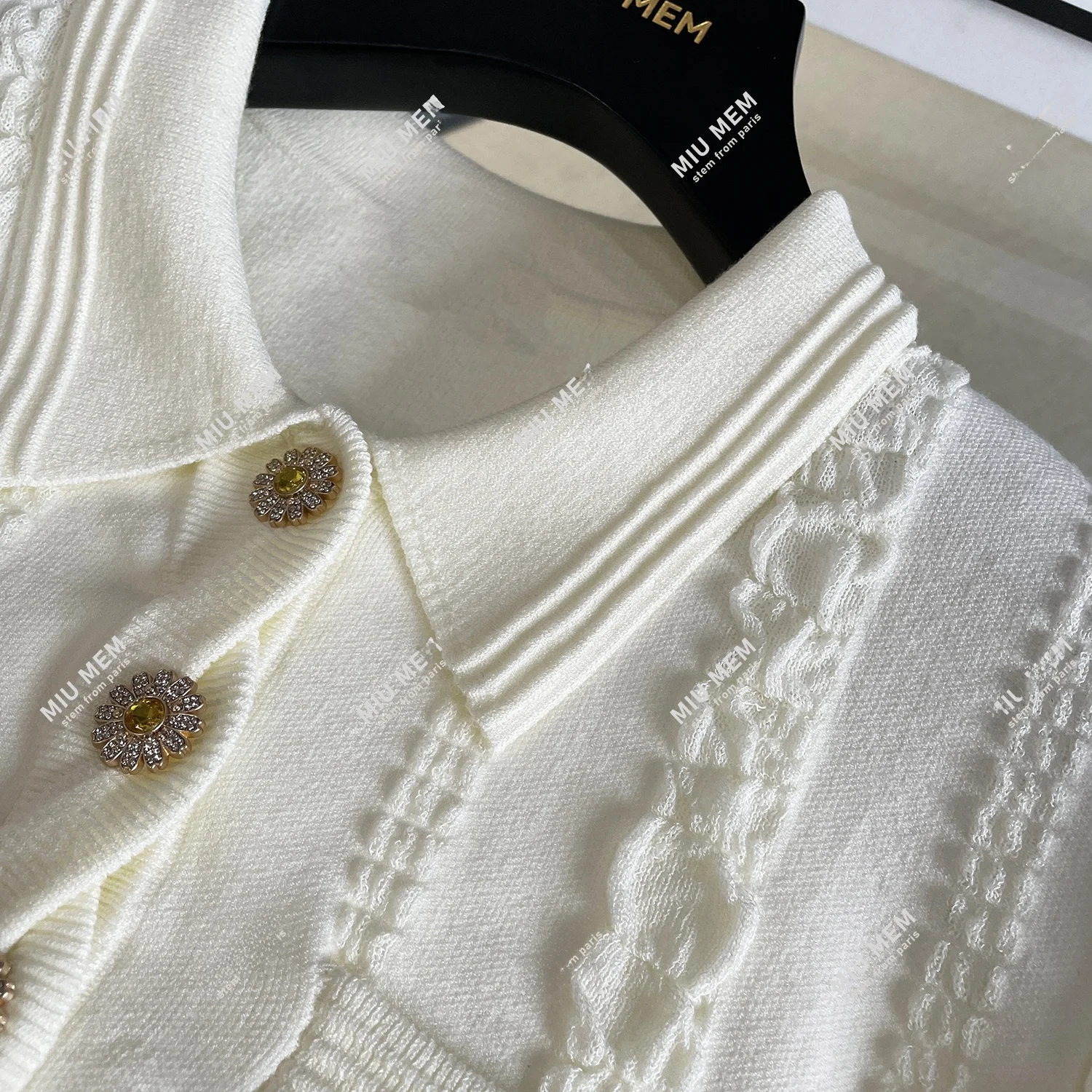 

Ele ort Sve Ne Knitted Top in Beige for Women Casual Sle Faionable Commuting Wear by Nan You Brand