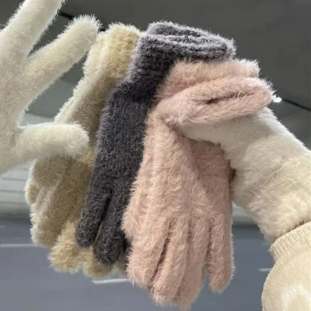 Cute Thickened Furry Gloves Solid Color Cold-proof Five Finger Gloves Windproof Warm Mink Velvet Gloves Winter