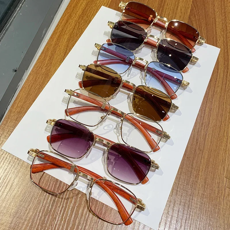 New Featured Wooden Leg Full Frame Sunglasses Retro Square Large Frame Travel Glasses Fashion Show Women Sunglasses