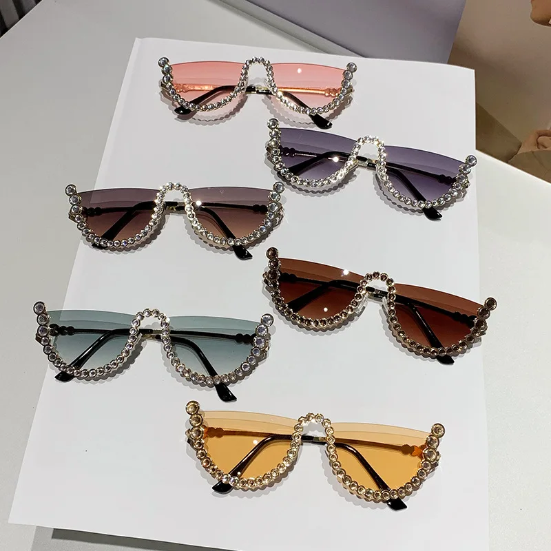 Luxury Brand Designer Diamond Half Frame occhiali da sole donna per donna Vintage Fashion occhiali da sole Punk strass Crystal Metal