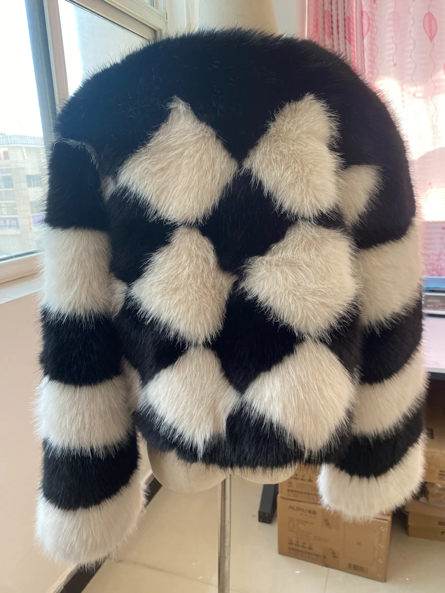 HDHOHR 2026 Winter Fashion Faux Fur Coat Women Super Hot Short Thick Warm Faux Fox Fur Fluffy Jacket High Quality Girls Overcoat
