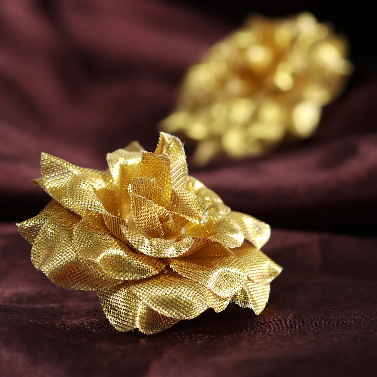 

50pcs Artificial Rose Flowers 4.5Cm Lifelike Silk Petals For Wedding Decor Party Table Centerpiece Supplies Unpreserved Flower