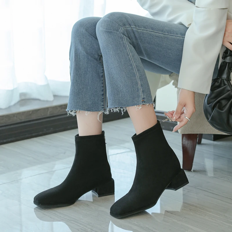 Sepatu wanita dijual 2023 ritsleting sepatu wanita persegi kaki Suede sepatu Solid Wanita barel pendek Chunky Heel Fashion sepatu bot