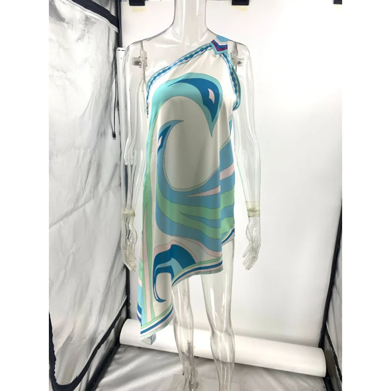 Sexy schuine schouder satijnen vakantiejurk dames elegante print backless onregelmatige korte jurk casual mouwloze losse feestjurk