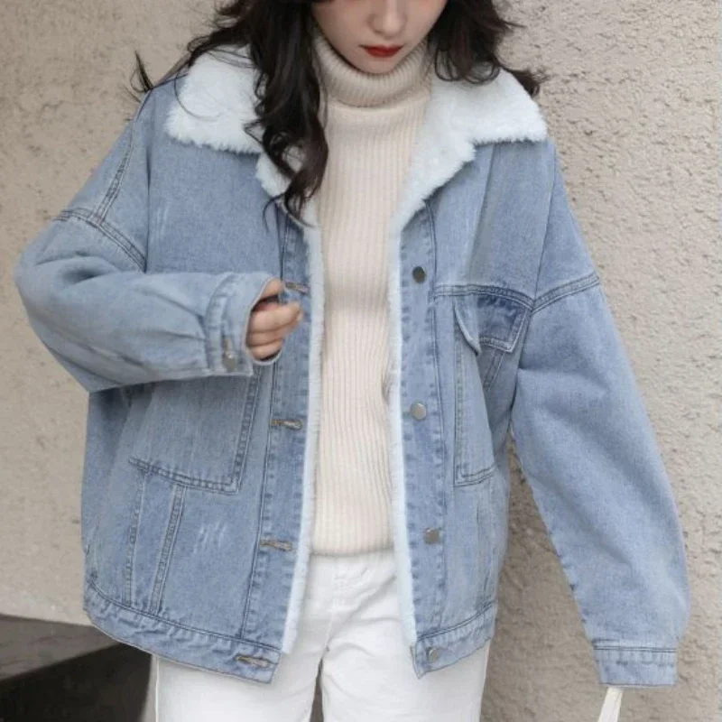 Outerwear Wool Inside Plain Warm Blue Denim Jacket for Women with Fur Plush Woman Jean Coat Winter 2024 Cold Padded Korean Outer