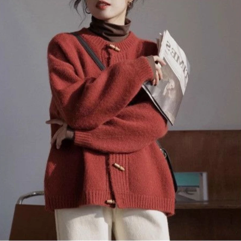 2025 Autumn and Winter Fashion New Women's Elegant Knitted Cashmere Cardigan Retro Horn Button Outer Warm Thick Sweater Jumper