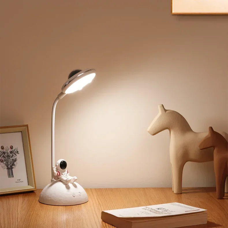 Astronaut Desk Lamp Student Gift Eye Protection Learning Desktop Small Table Lamp USB Pen Holder Desk Lamp