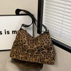 Leopard Print Nylon Zipper Shoulder Bag 2026 High Quality Large Capacity Trendy Fashionable Handbag Soft Popular Crossbody Bag
