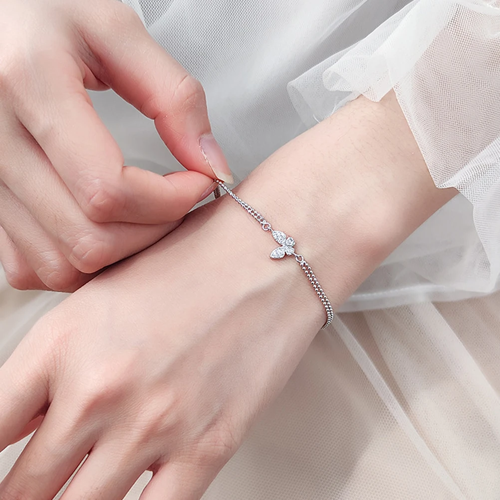 

Vintage Style Silver Plated Butterfly Bracelet For Women Elegant Chain Wrist Jewelry Double Layer Pendant Adornment Fashionable
