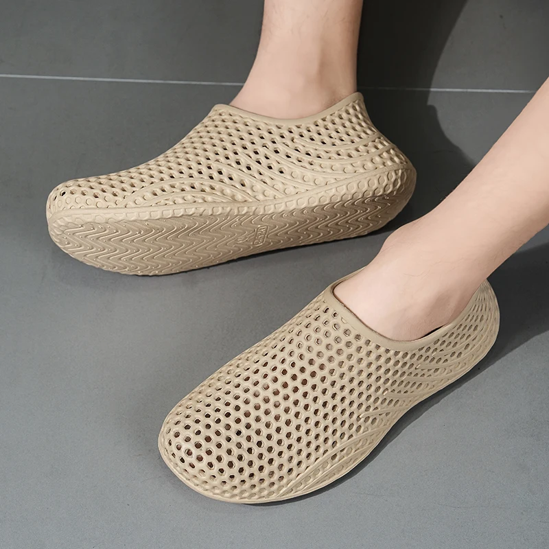 New beach sandals perforated shoes men's anti slip work shoes summer garden shoes water shoes ultra light outdoor walking shoes