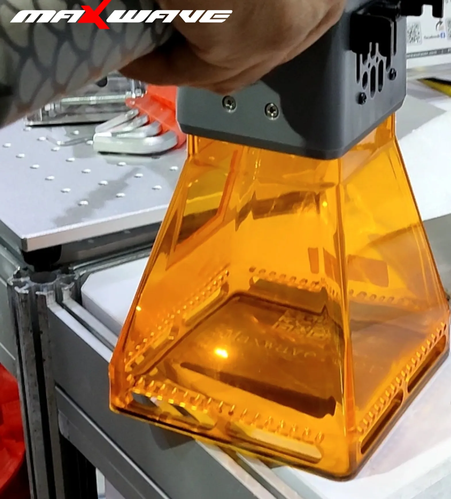 

Портативный лазерный гравер 20 Вт 30 Вт, ручной гравировальный станок на батарейках для металла, дерева, кожи, стекла, маркировочный принтер