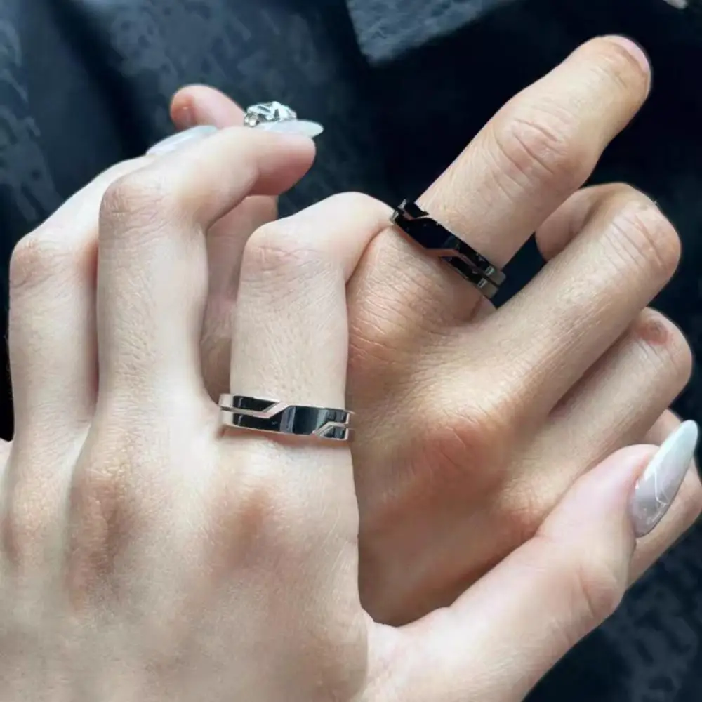 Fashion Simple Stainless Steel Couple Ring for Men Women Casual Finger Rings Jewelry Engagement Anniversary Gift