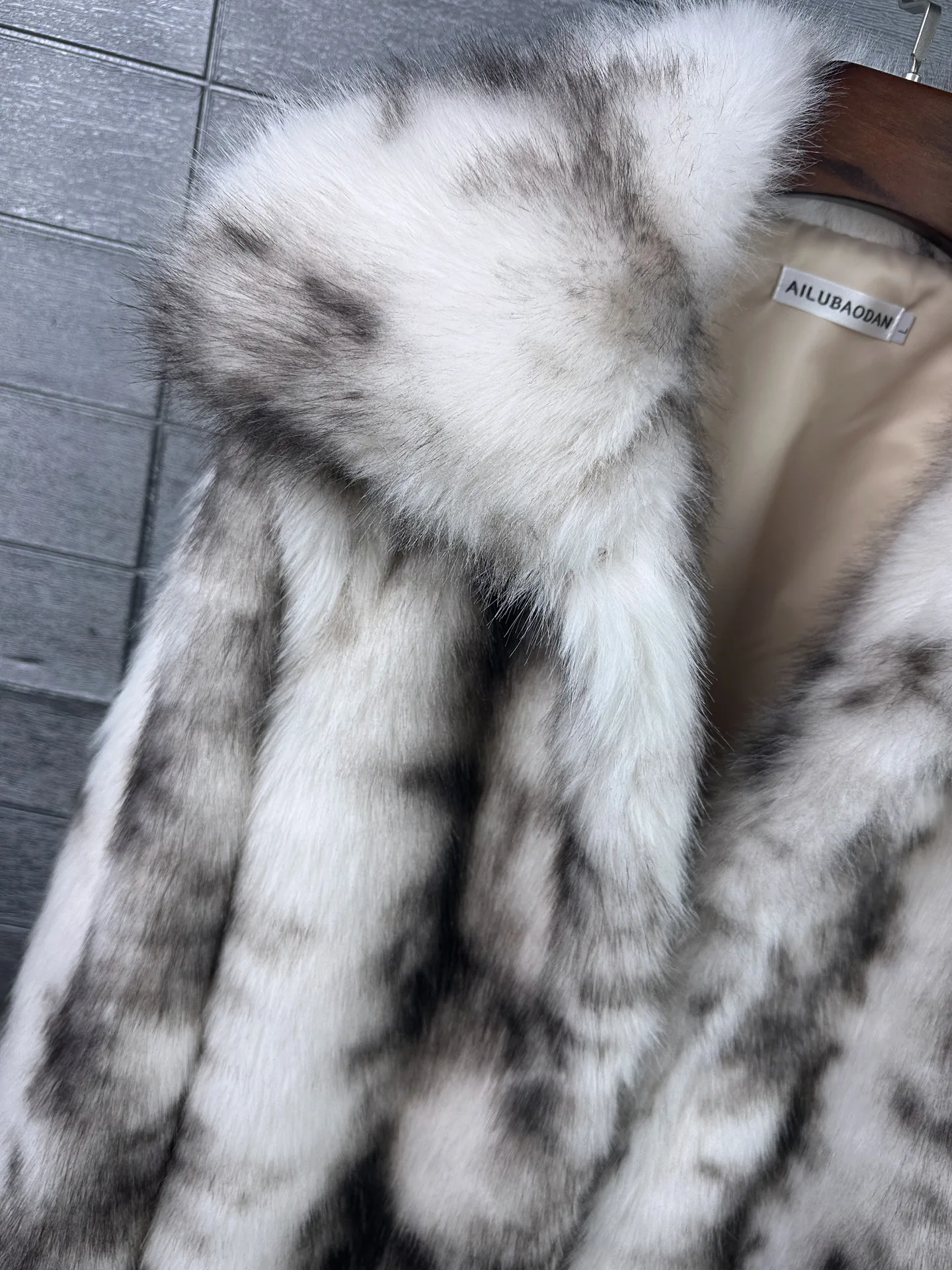 Women Faux Fur Coats Jackets Turn Down Collar Mid Length Coat Thick Warm Y2k Streetwear Jacket Elegant Outerwear Autumn Winter