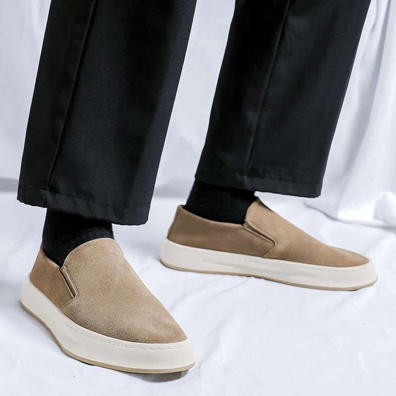 أحذية رجالية صيفية بدون كعب قابلة للتنفس كاجوال خفيفة الوزن ومريحة وبسيطة لزيادة الارتفاع