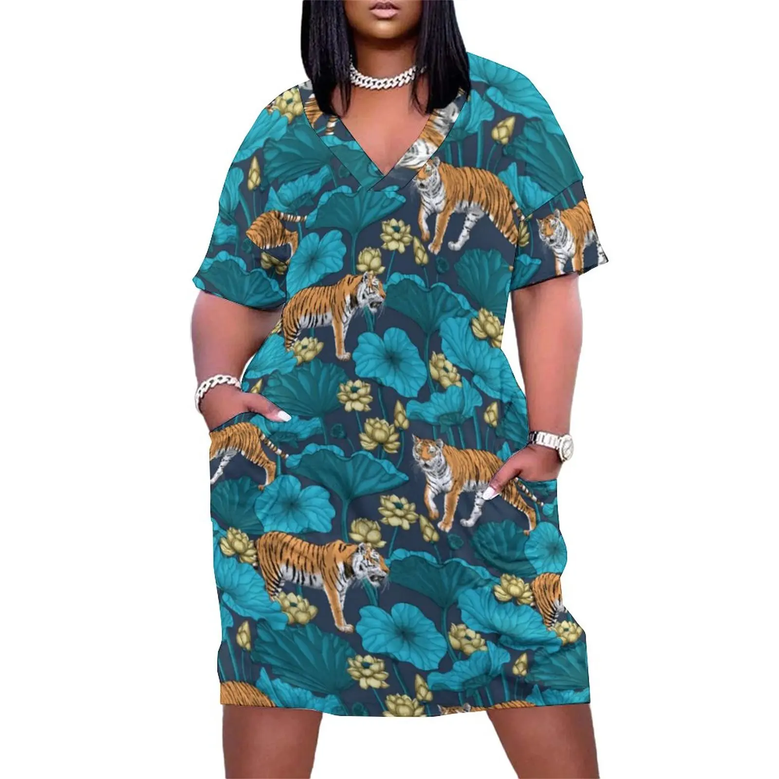 Dziki tygrys dorywczo sukienka lato żółty lotos staw Kawaii sukienki kobieta V Neck graficzna moda uliczna sukienka Plus rozmiar 4XL 5XL